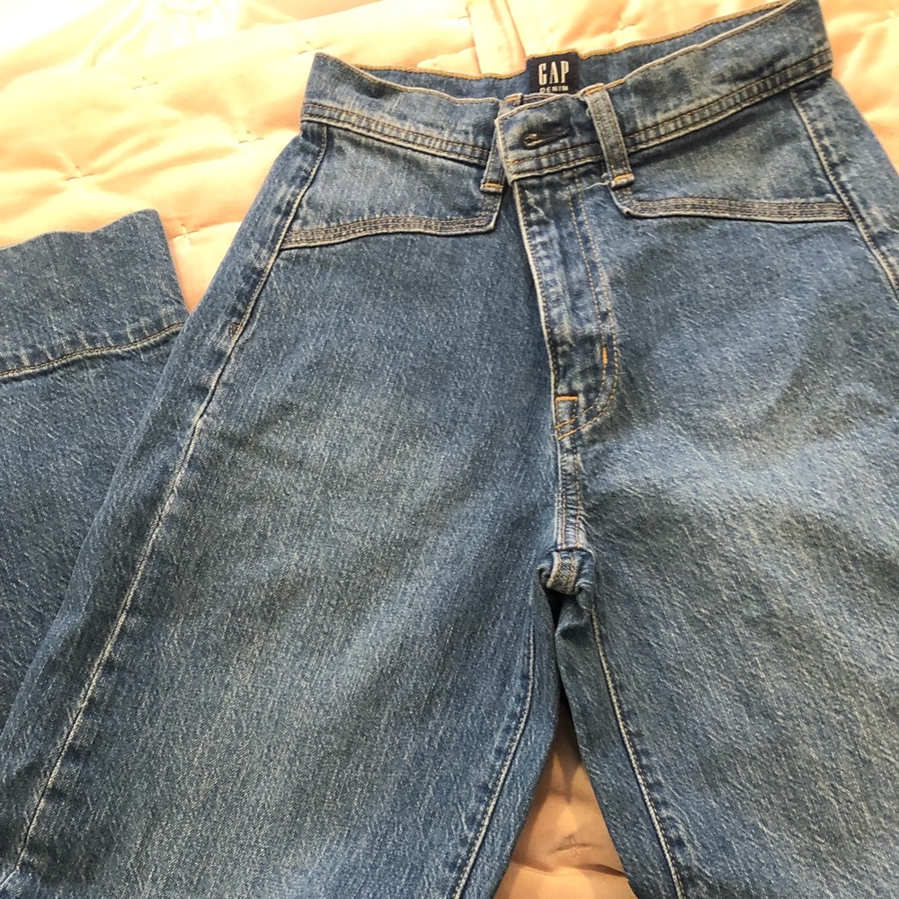 Wide leg jeans for the petite woman